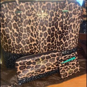 Brand new Leopard purse set with extra strap